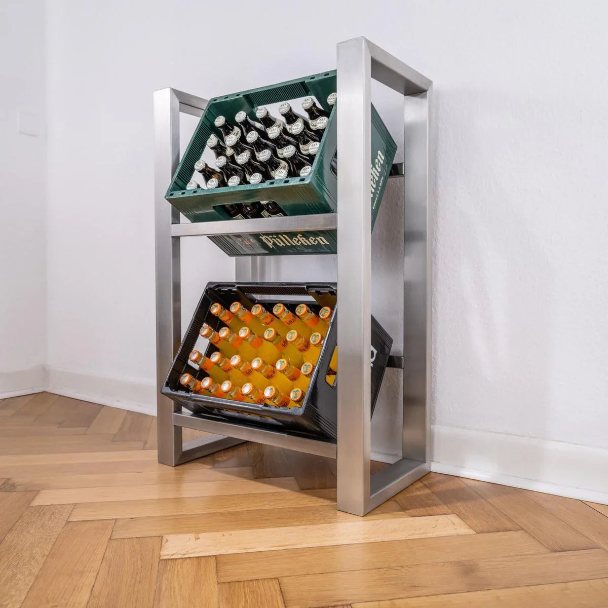 Metallregal mit zwei Getränkekisten, stabiler Flaschenkastenhalter für Küche oder Keller