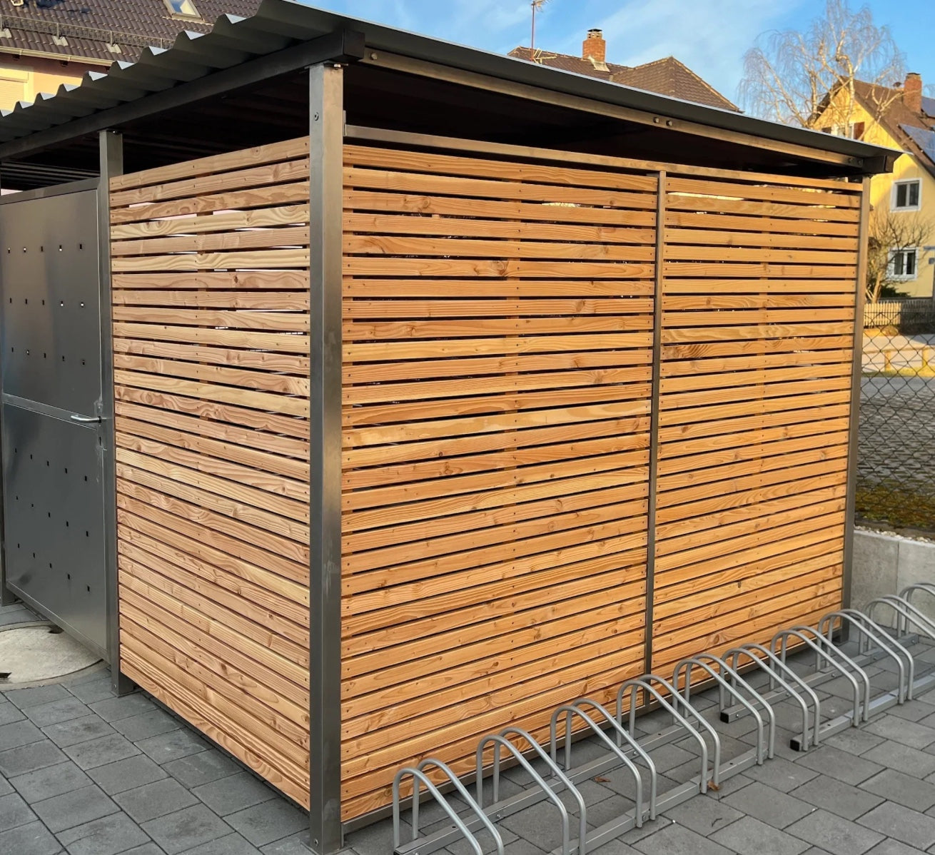 Fahrradhaus Mülltonnenhaus 267x265cm mit Holz Verkleidung