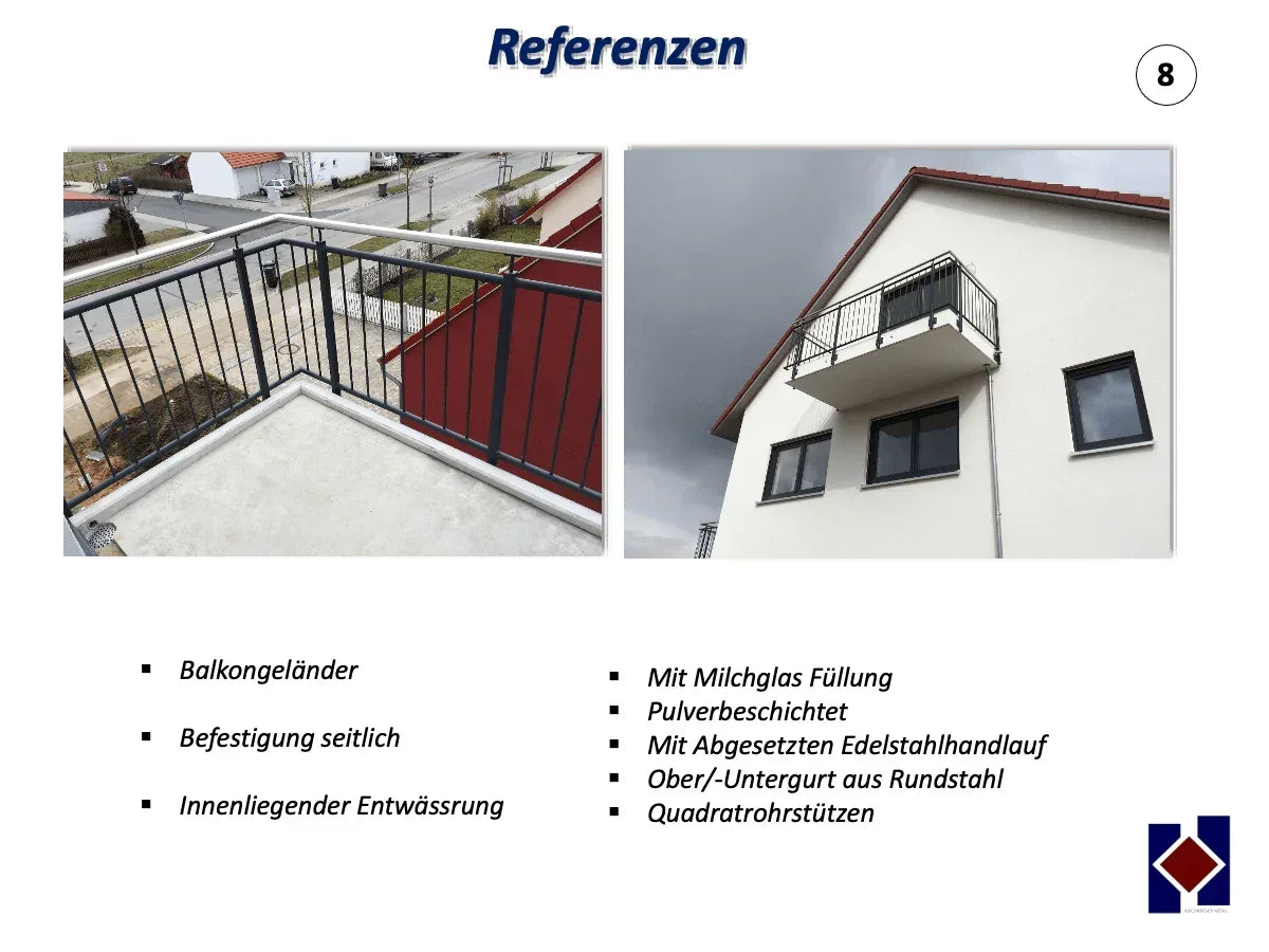 Modernes Balkongeländer aus Metall mit Milchglasfüllung und Edelstahlhandlauf an Wohnhaus