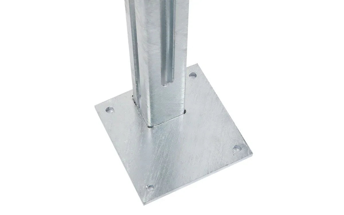 Verzinkte Universal-Fußplatte 80x80 mm mit vier Befestigungslöchern für Metallpfosten