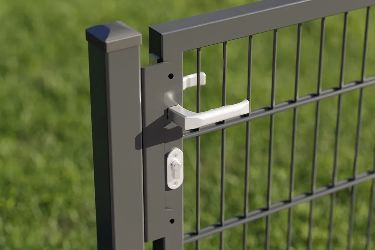 Einflügeliges Gartentor aus Metall mit Doppelstab-Gitter und Schloss, Nahaufnahme