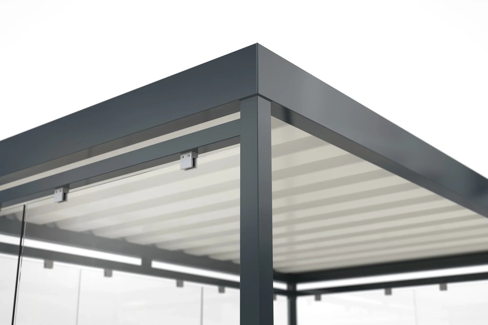 Detailansicht moderne Metallüberdachung mit Glaswänden und Lamellendach