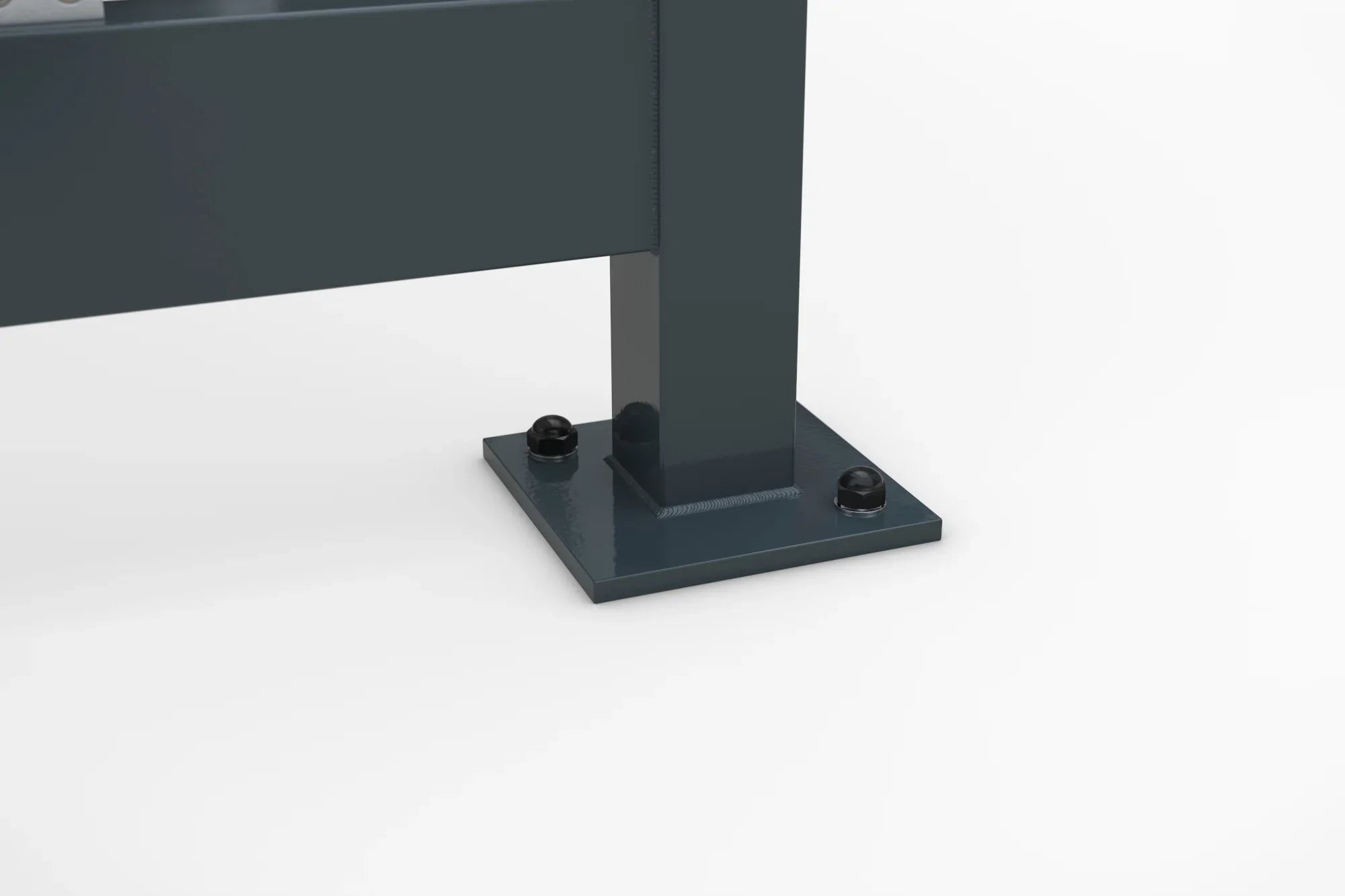 Detail eines stabilen Metallpfostens mit Bodenplatte, geeignet für Überdachungen und Stahlkonstruktionen