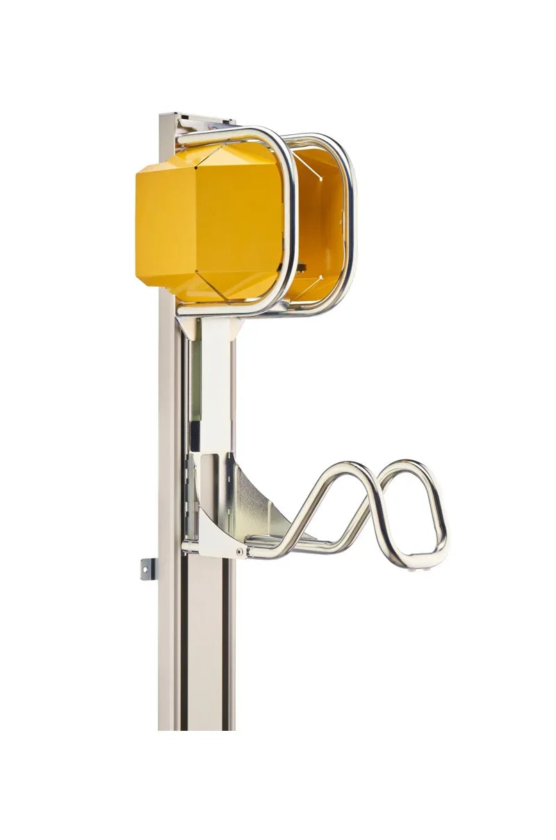 Vertikale Fahrrad-Wandhalterung mit gelbem Gehäuse und silbernem Metallhalter, platzsparend