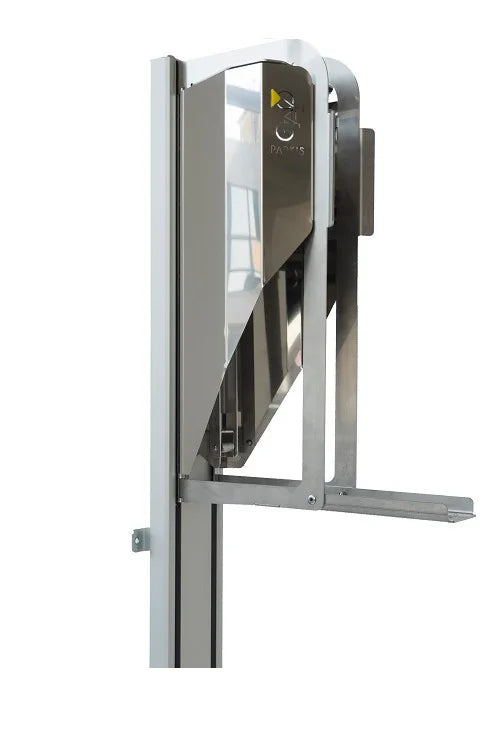 Vertikale Fahrrad-Wandhalterung aus Metall, modernes Design, platzsparende Aufbewahrung.