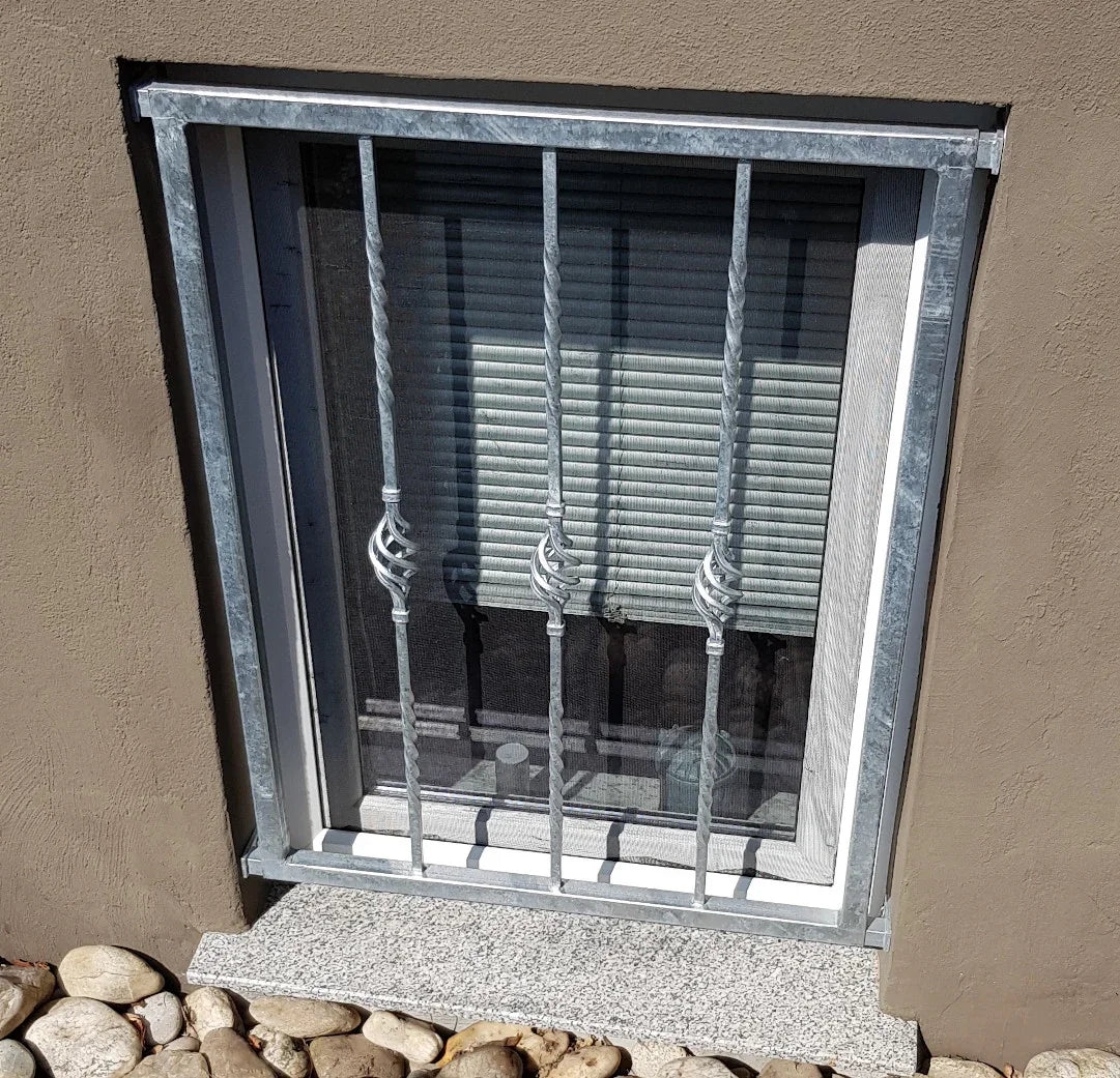 Verzinktes Fenstergitter Mailand für Kellerfenster, Metall, Schutzgitter, Außenbereich