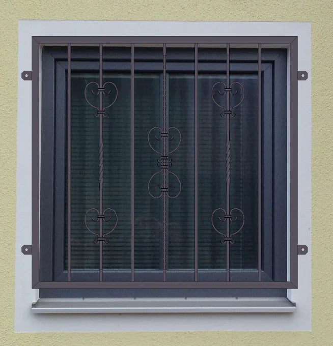 Fenstergitter in Farbe Modell Florenz pulverbeschichtet vorgesetzt Beispiel Kunde