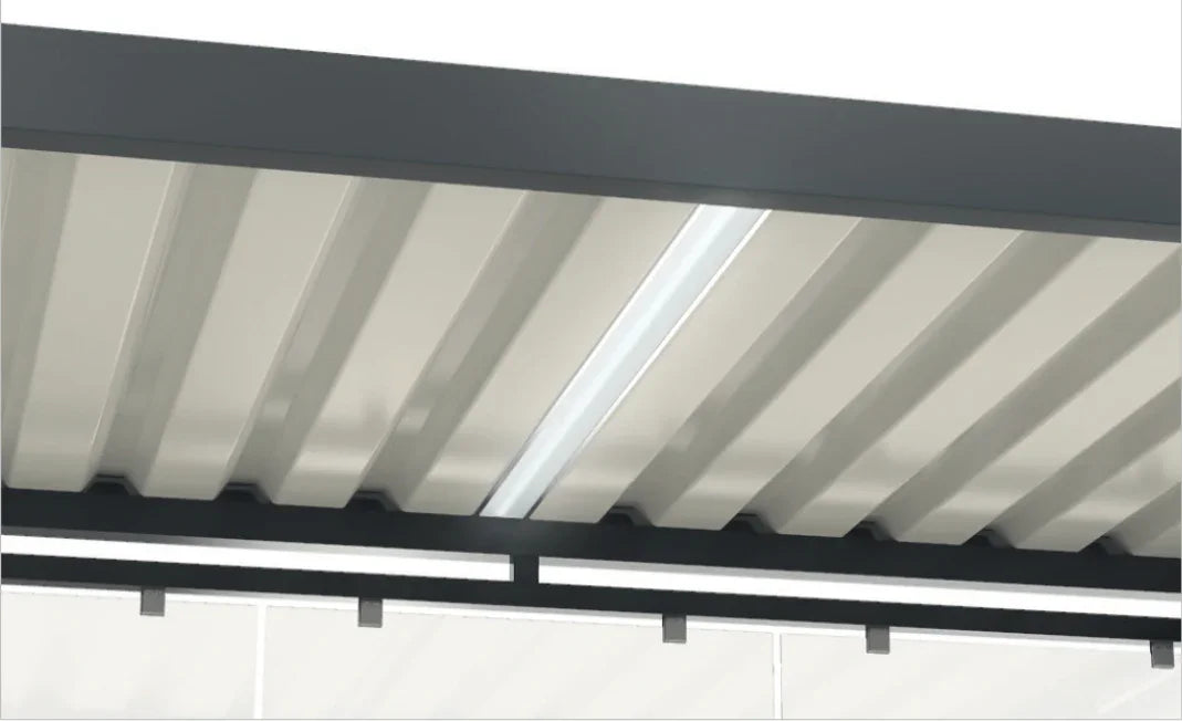 Trapezblech Dach mit integriertem Lichtband, Metallprofil für Überdachungen