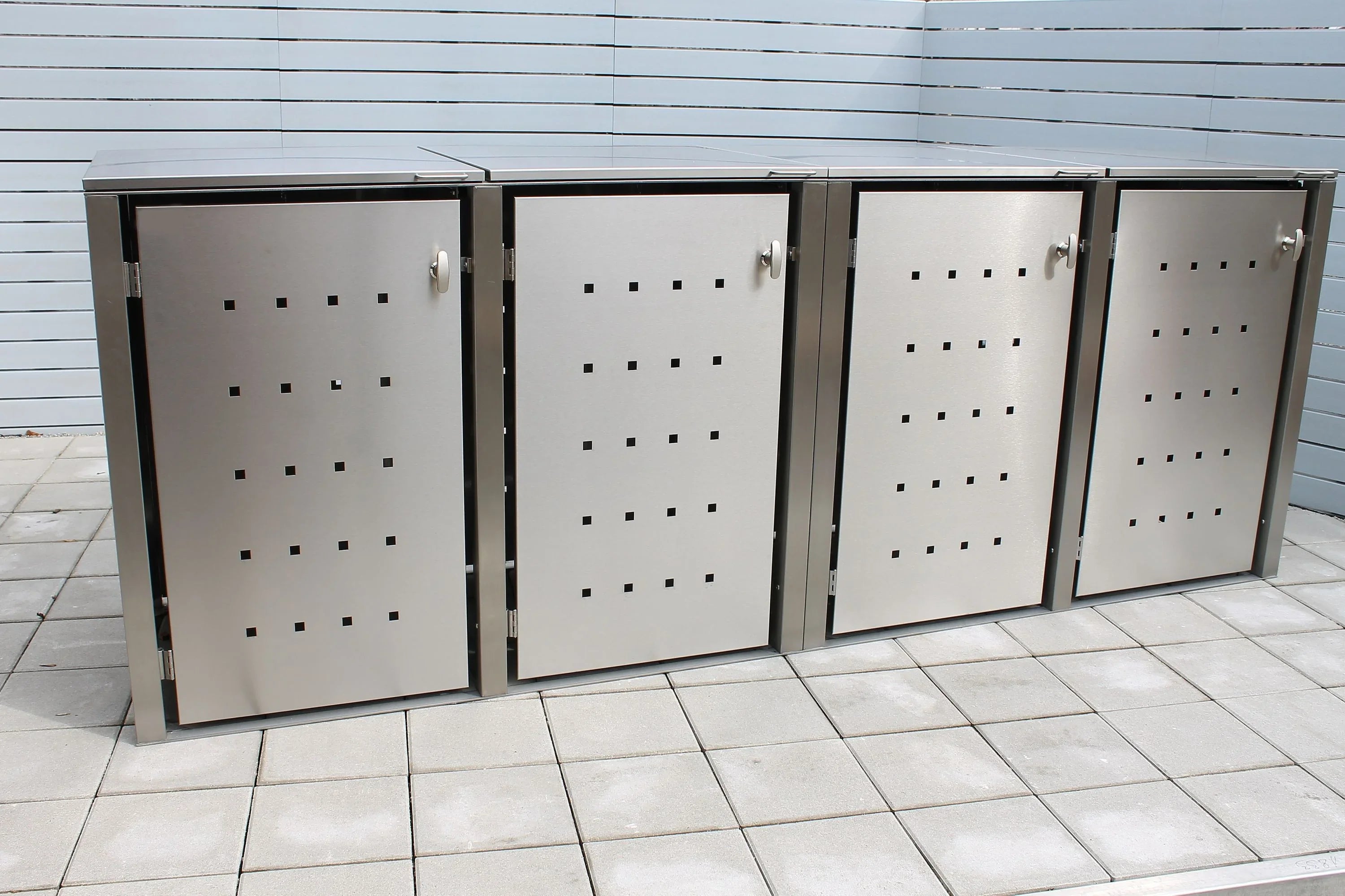 Mülltonnenbox aus Edelstahl für 240L, vier Fächer, modern, wind- und wetterfest