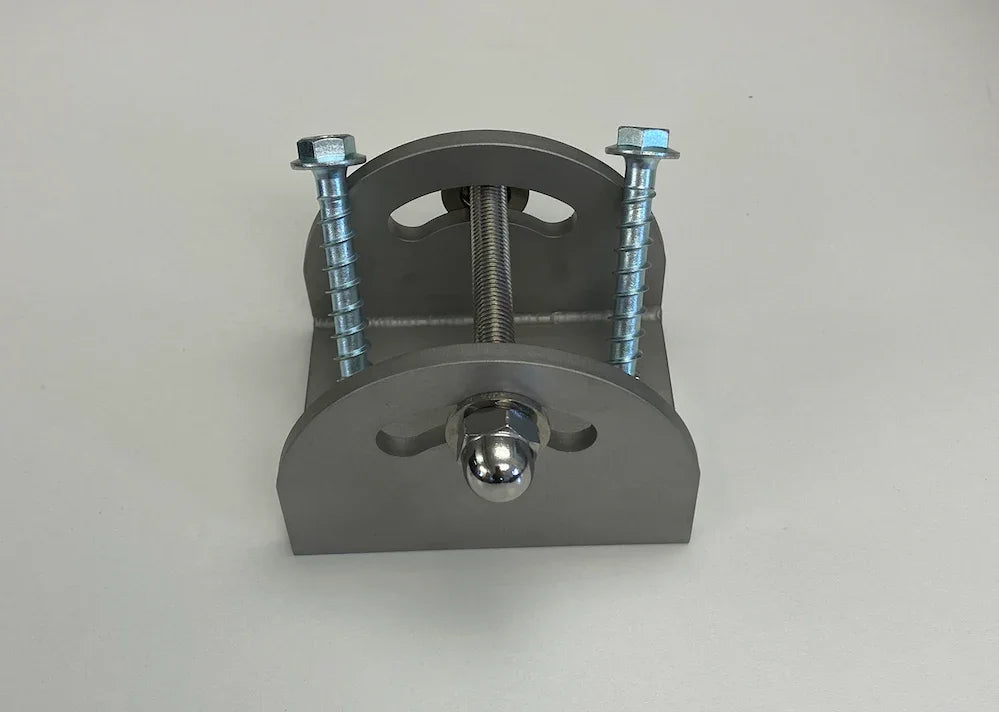 Pfostenträger aus Edelstahl für 68mm Alu-Pfosten, robuste Schrauben, Metallbau