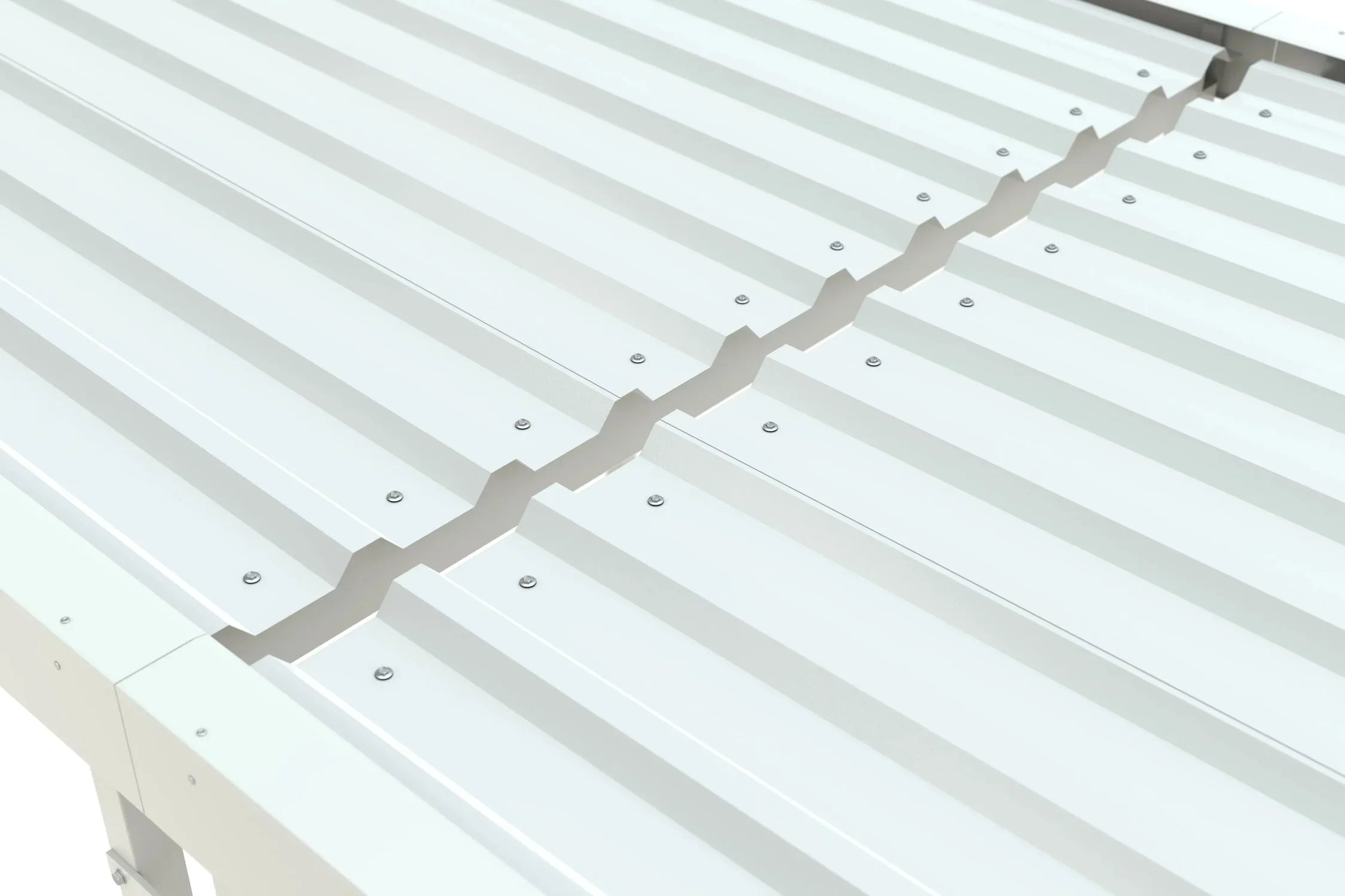 Detailaufnahme einer weiß beschichteten Stahlblech-Dacheindeckung mit Schraubenbefestigung