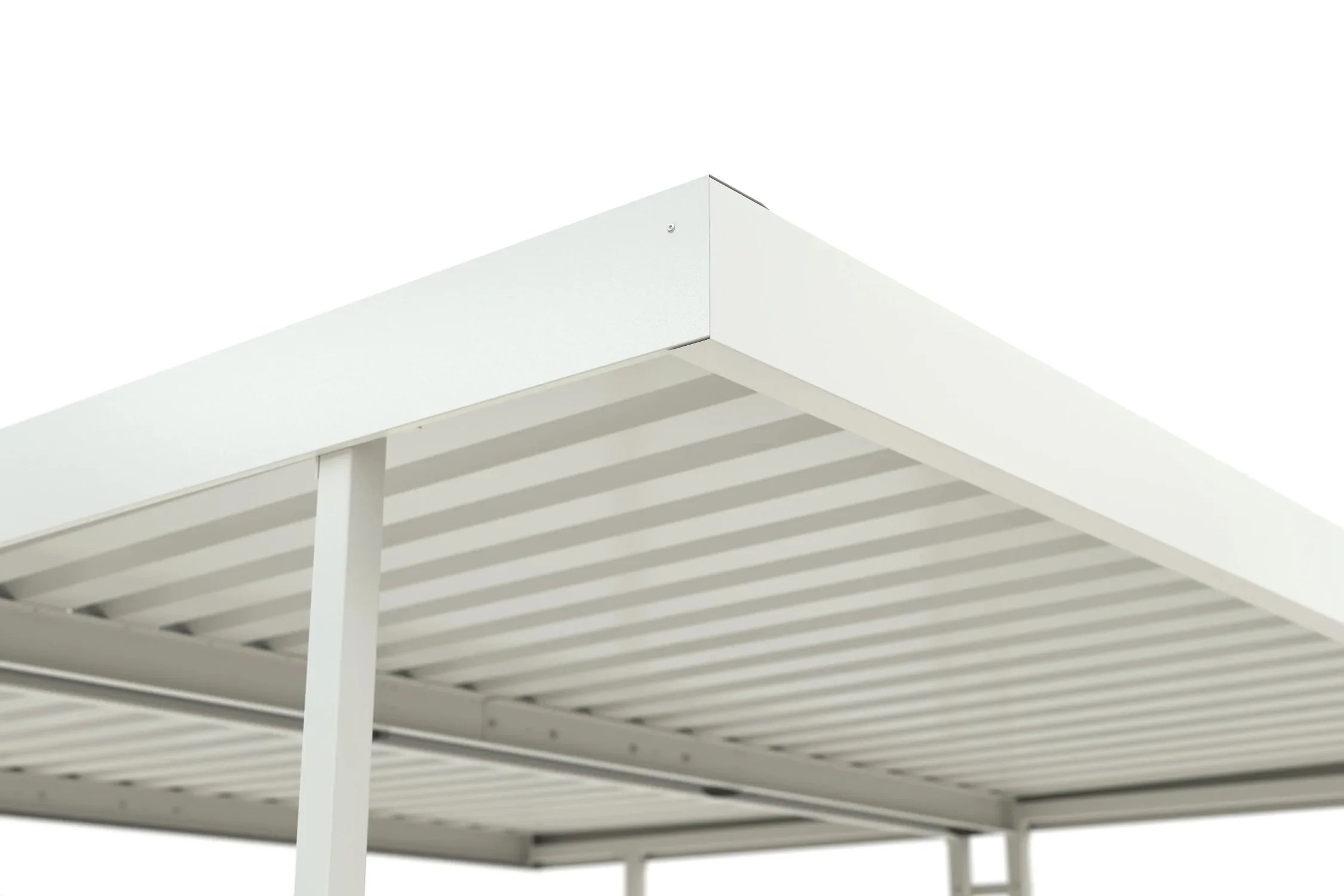Detailansicht Überdachung aus Metall, pulverbeschichtet, modern, stabil, hellgrau
