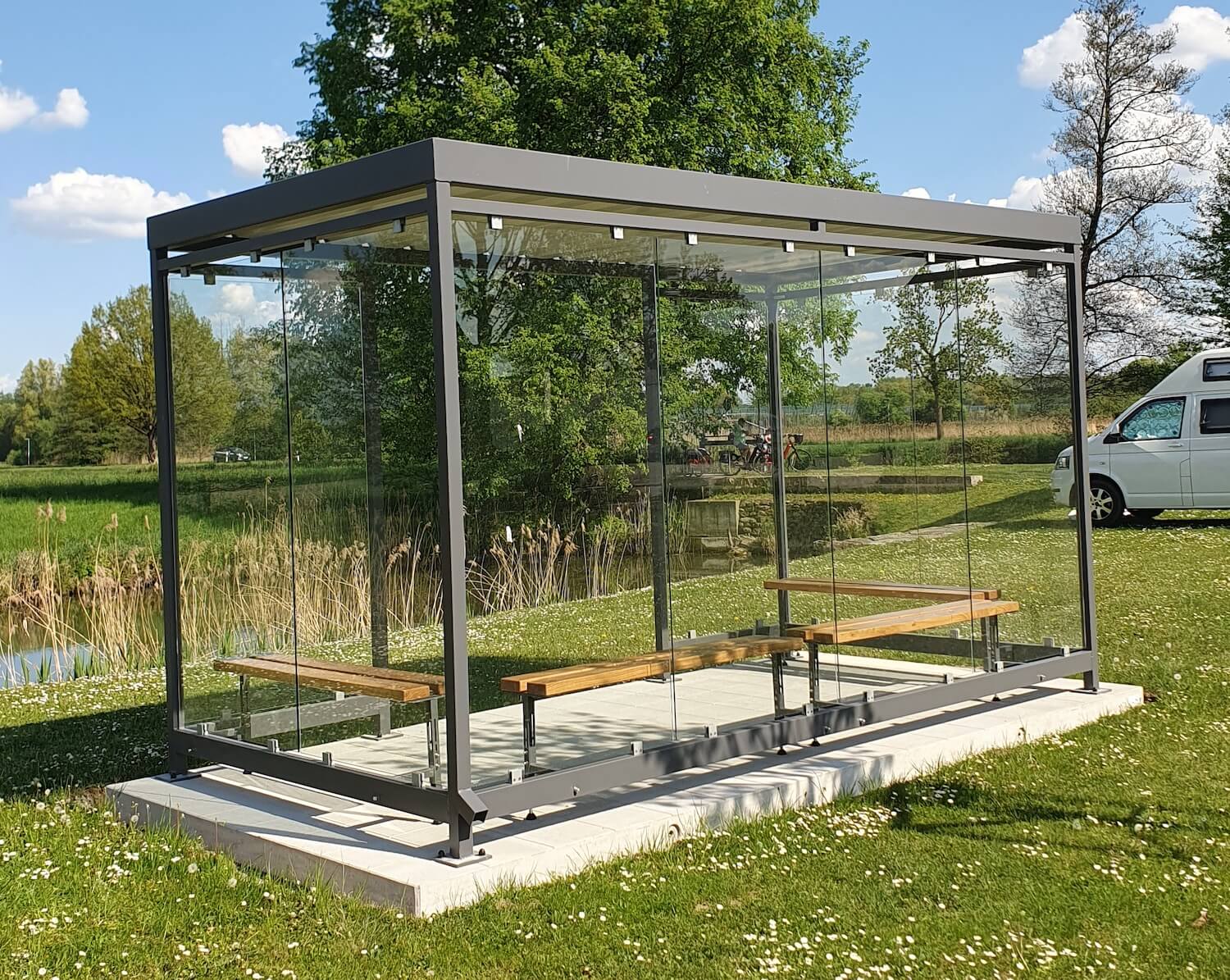 Überdachung Wartehalle K4 c/c - Referenz Kunde