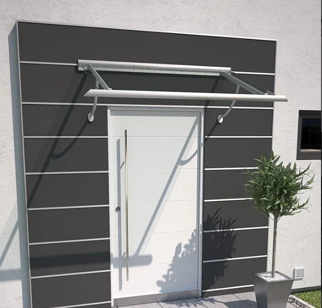 Modernes Aluminium Vordach über weißer Haustür an grauer Fassade, Außeneingang