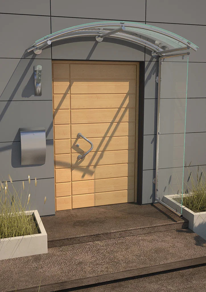 Modernes Edelstahl Vordach mit Acrylglas über Holztür an grauer Fassade