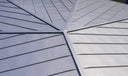 Detailansicht Blechdach mit Stehfalz, modernes Metalldach für Haus und Gewerbe