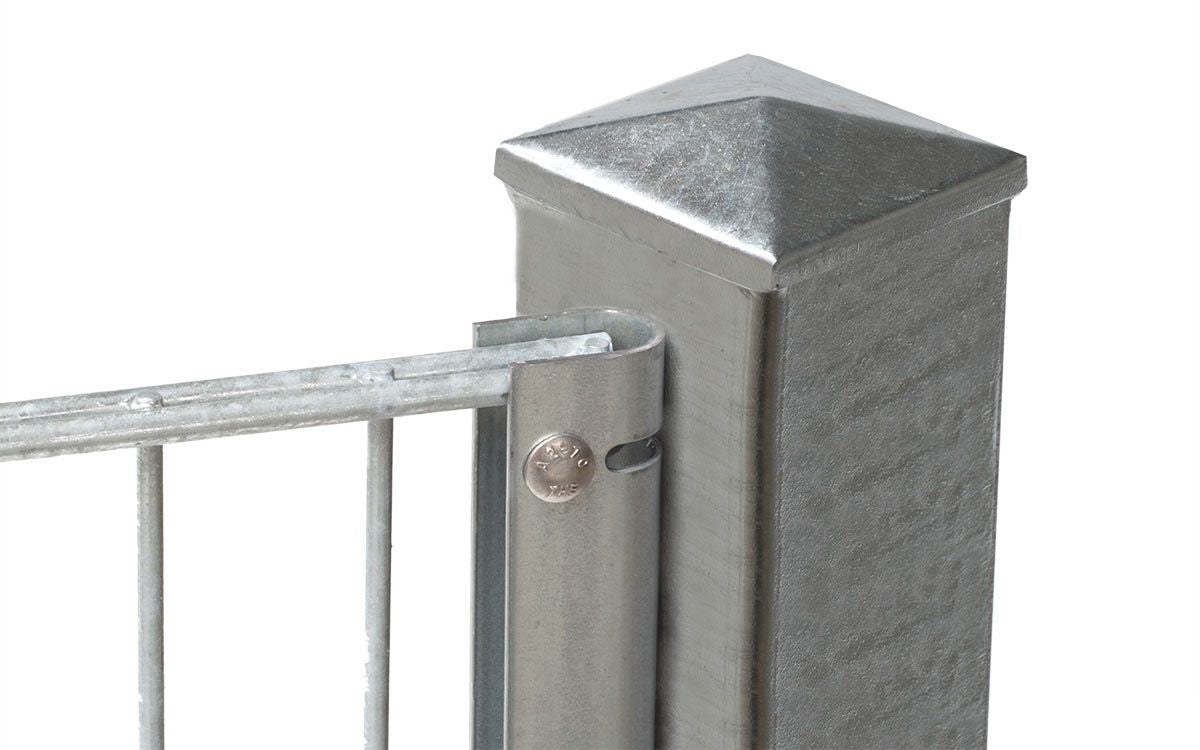 Metallzaun mit Pfosten und Schraube