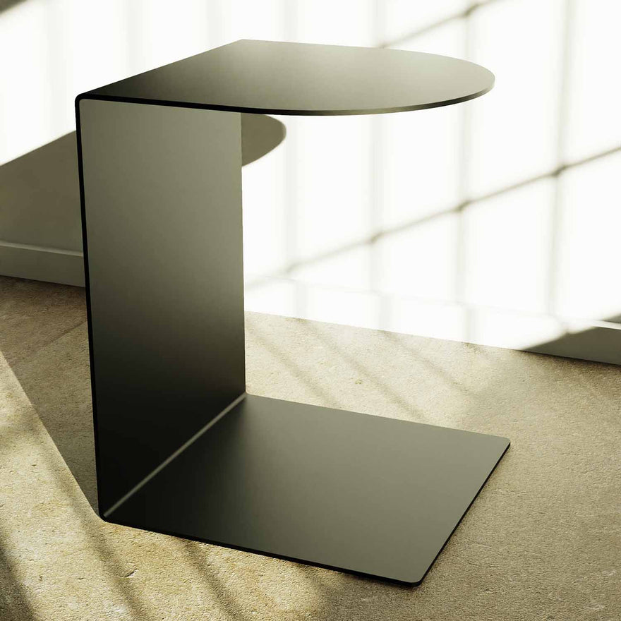 EVOC 18 Beistelltisch mit halbrunder Platte, Metall schwarz, Wohnzimmer