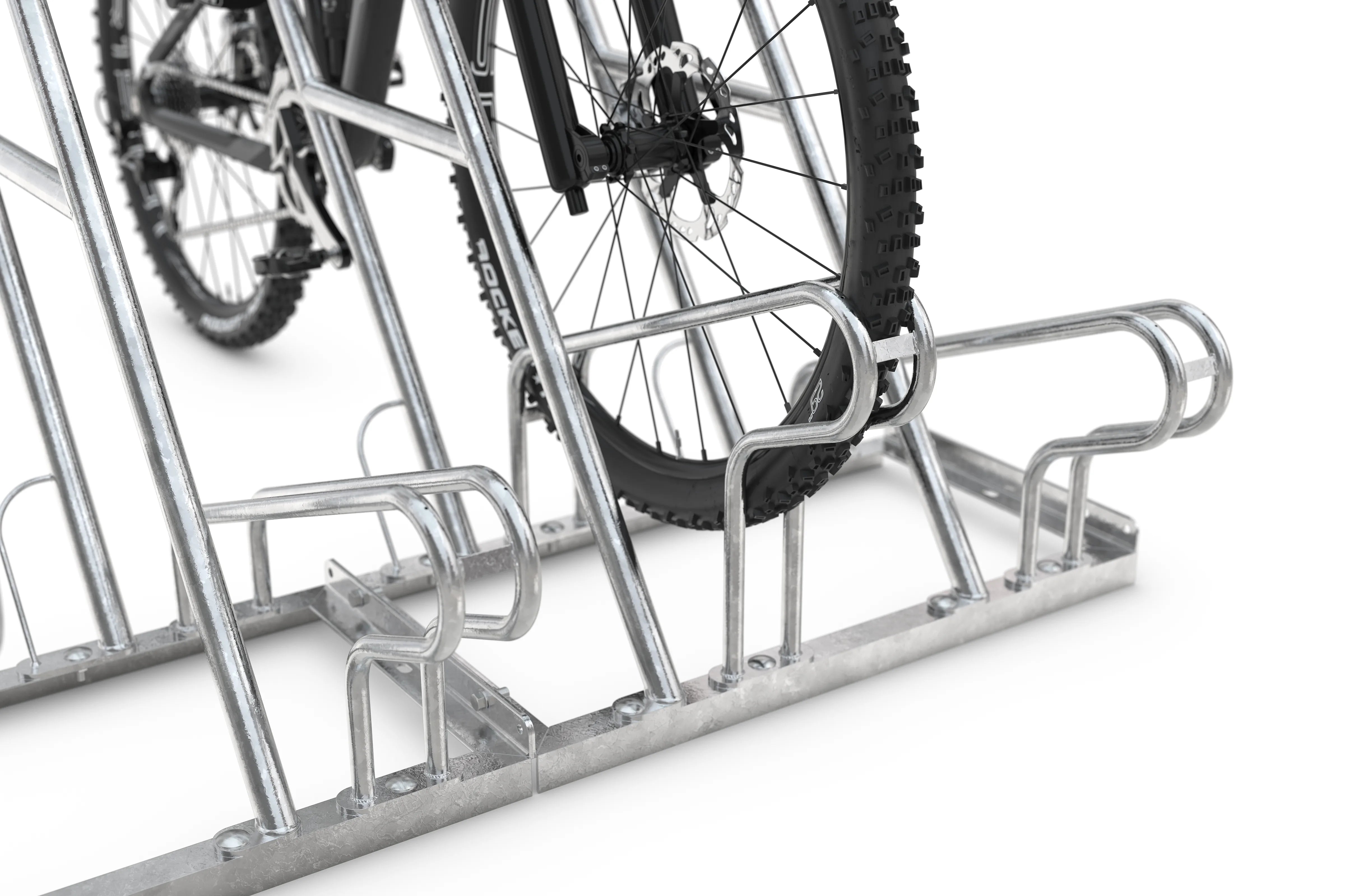 Fahrradparker aus Metall mit montiertem Mountainbike, Nahaufnahme, stabile Ausführung