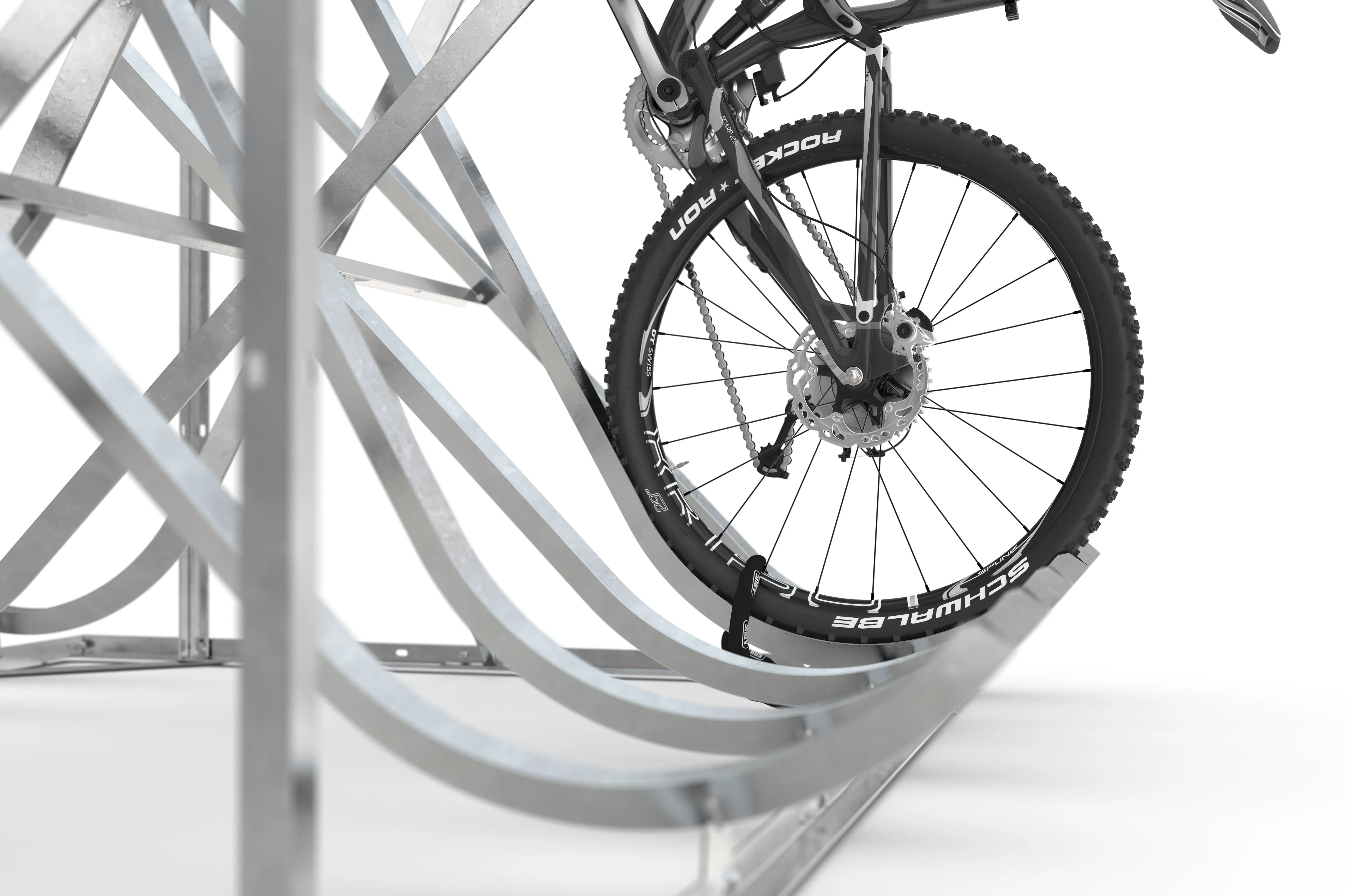 Detailansicht Fahrradparker aus Metall mit eingesetztem Mountainbike