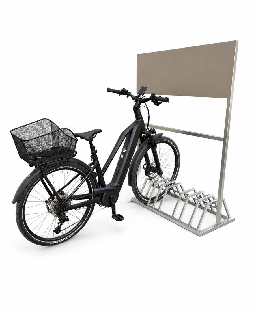 Stabiler Edelstahl-Fahrradständer mit Werbeschild für den Außenbereich – Made in Germany
