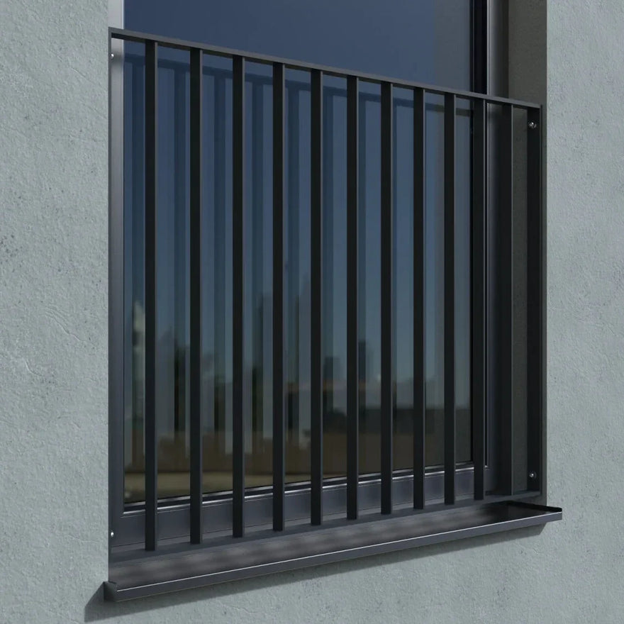 Fenstergitter für französischen Balkon aus Metall, schwarz, vertikale Stäbe, modern, Außenansicht