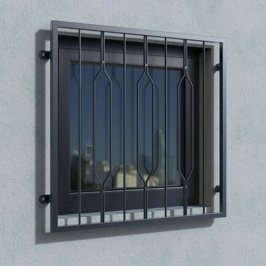 Fenstergitter aus Metall in RAL 7016 Anthrazit, montiert an Hausfassade