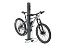 E-Bike an moderner Ladesäule für E-Bike und Pedelec mit Ladeanschluss