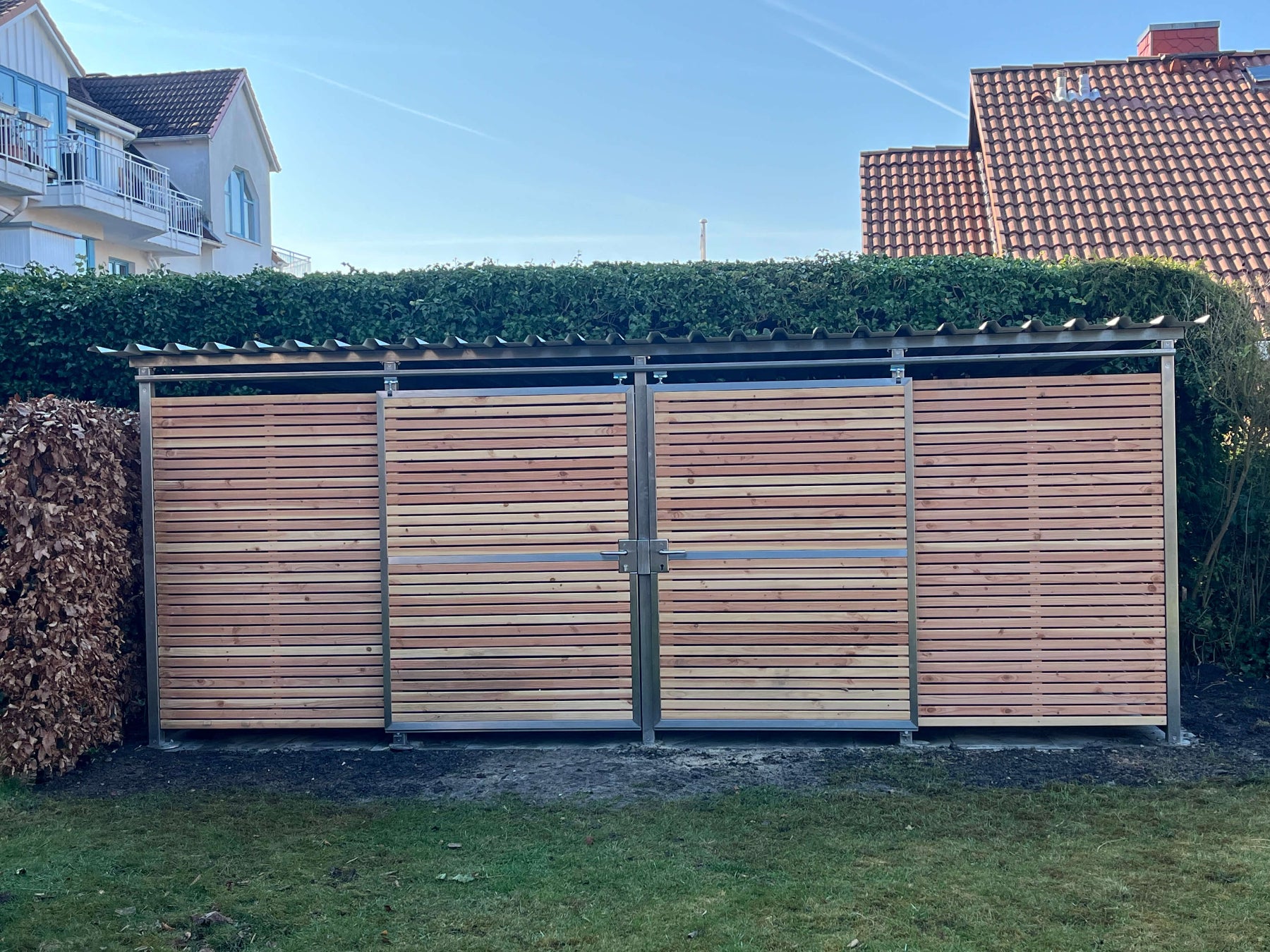 Fahrradhaus, Fahrradgarage Gr. 4 - Holz-Edelstah Referenz Kunde