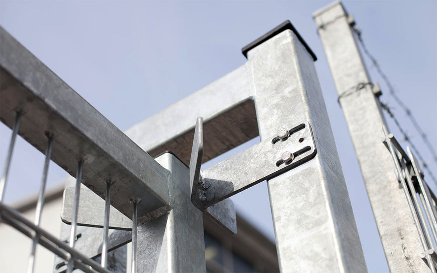 Schiebetor EasyStar, Detail Torrahmen und Portal, feuerverzinkt