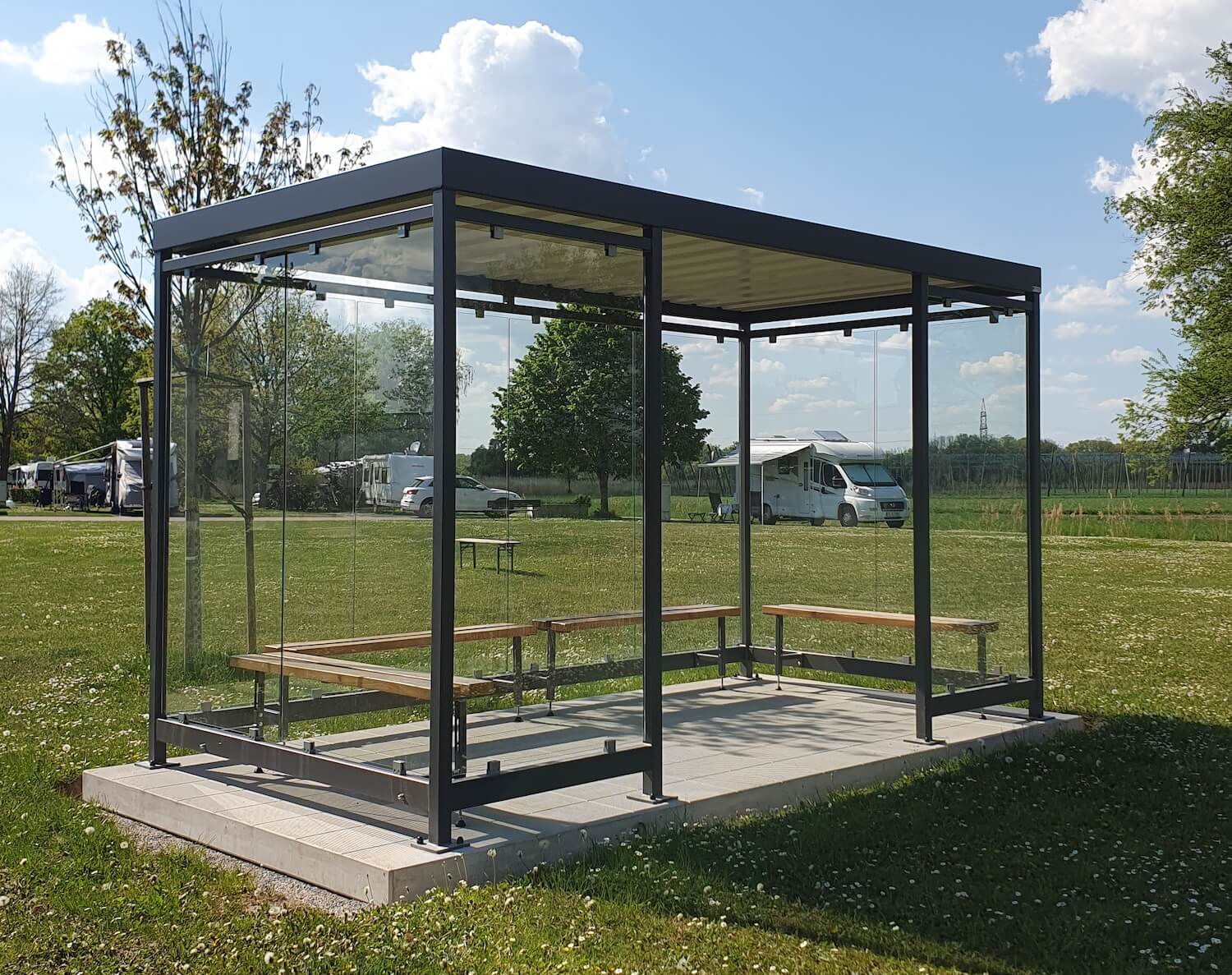 Überdachung Wartehalle K4 c/c - Referenz Kunde Camping