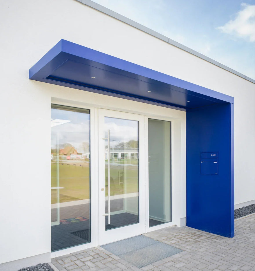 Modernes Haustürvordach aus blauem Aluminium, Überdachung für Eingangsbereich